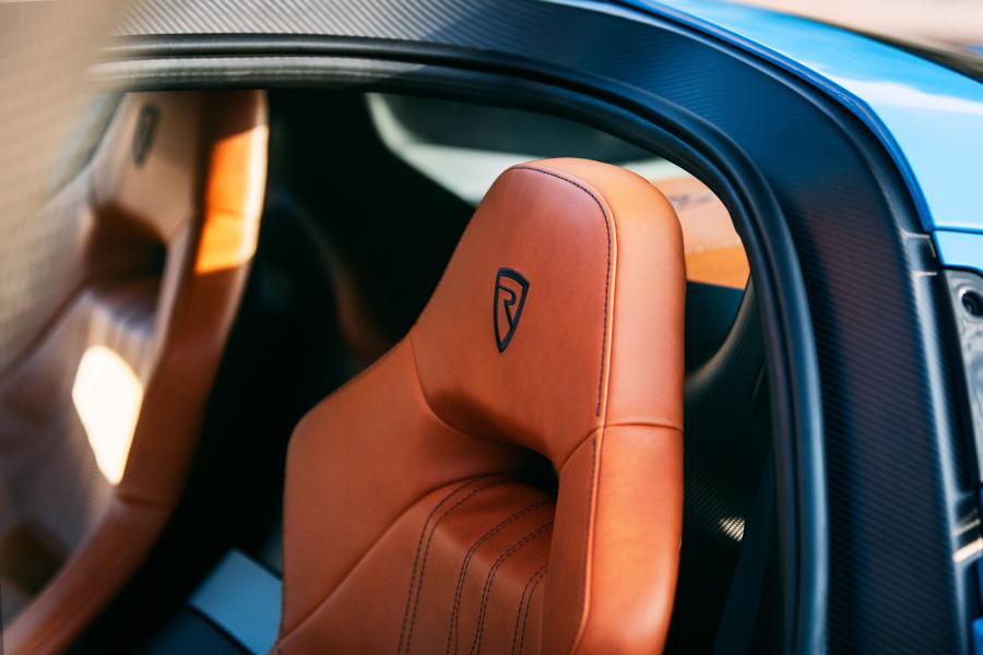 Детали интерьера Rimac C_Two California Edition 2018 года  (фото 2 из 14)